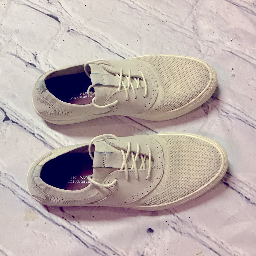 LA MODA SHOES. SIZE 8